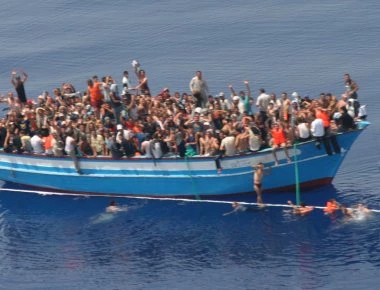 Το αλβανικό Ναυτικό μετέφερε 84 αλλοδαπούς από τα μικρασιατικά παράλια στην Ελλάδα!